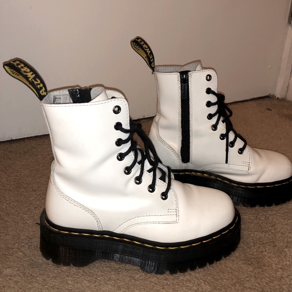 Dr. Martens WHITE JADON BOOTS (platform) ❤️